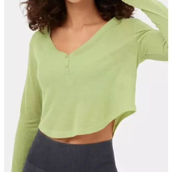 Halara Women's Sz S Reed Green V-Neck Button L/S Curved Hem Cropped Top - Picture 8 of 9